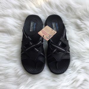Sketchers Thong Sandals. NWT
